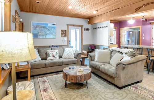 Mount Holly House | *NEW* Mt.Holly Haven GameRoom/Firepit/HotTub/Pets