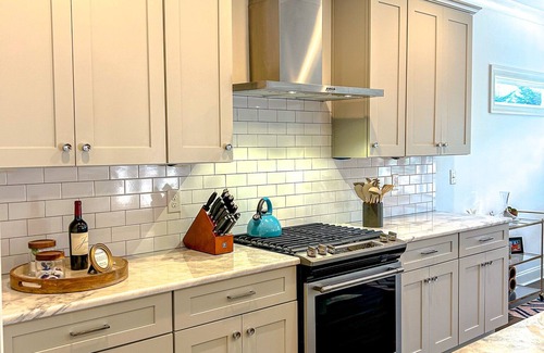 Auburn House | New! No Dawgs- Full 3-bedroom house minutes to campus