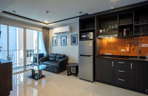 Pratumnak Hill Apartment | New Nordic Club 1 by Apartwell