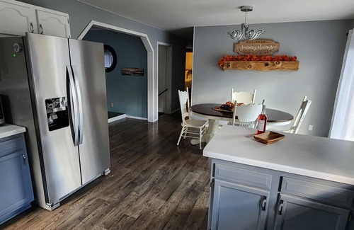 Merrill House | NEW NOV 2025 - Spacious & Quiet 3-bedroom/2 bath country home in Merrill WI