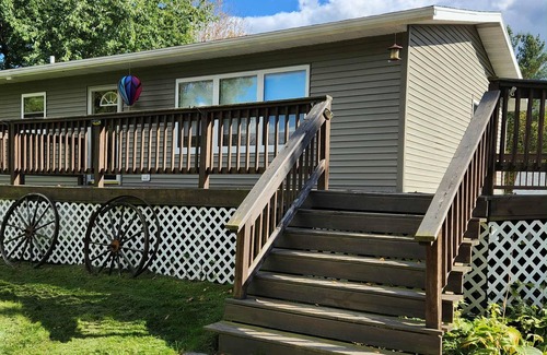 Merrill House | NEW NOV 2025 - Spacious & Quiet 3-bedroom/2 bath country home in Merrill WI