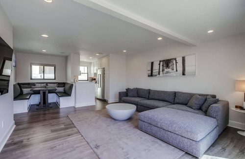 North Pacific Beach Condo | NEW ☆ Ocean & Dining 2 Blocks ☆ AC ☆ Dogs OK