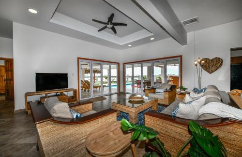 Malmok House | NEW Ocean View with rooftop Terrace in Malmok