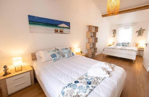 Lagoa House | NEW! Oceanfront Home with HotTub, Lagoa Sao Miguel Azores