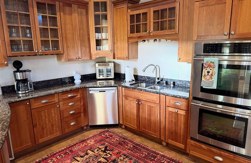 North Hills House | NEW ON VRBO! El Camino Stunning home Dale Ball trails Santa Fe Ski Area Forest