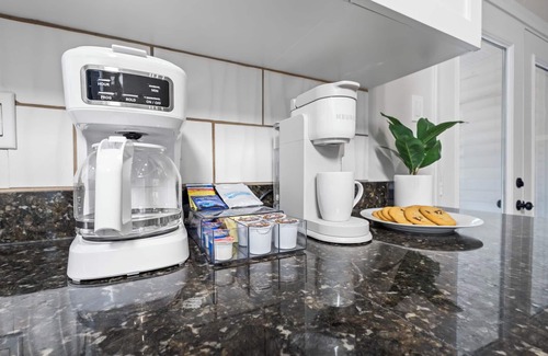 Fairhope House | New! PacMan/Firepit/Pet Friendly- Hot Tub March 2025! Sleeps 9