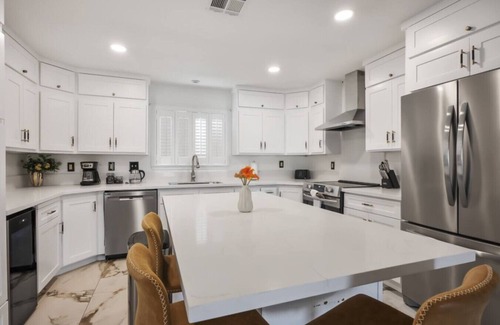 Enterprise House | New! Party House w/Pool & BBQ,Near Airport & Strip