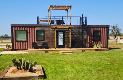 Fredericksburg House | New Patio, Pool, Hot Tub, Pickleball & Cornhole