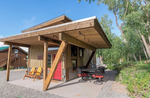 Red Bluff Estates Cabin | New pet-friendly, gorgeous cabin with AC and WiFi at Tiny Timbers Resort