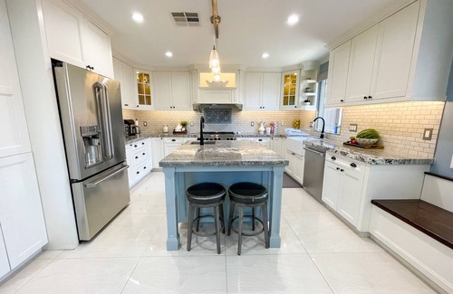 Sylmar House | New Pool Home w/Firepit and Outdoor Kitchen minutes from Universal and Six Flags