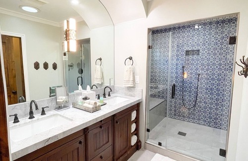 Sylmar House | New Pool Home w/Firepit and Outdoor Kitchen minutes from Universal and Six Flags