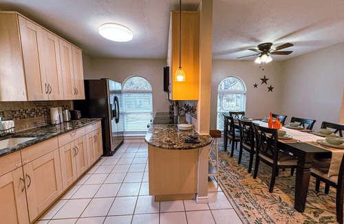 Northeast Carrollton House | New! Pool, Sauna & Wellness Retreat. Spacious home! 3Bed 2Bath.