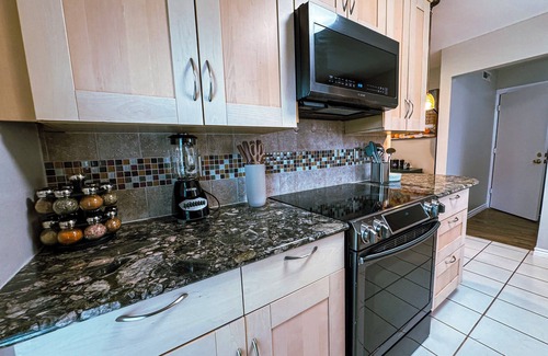 Northeast Carrollton House | New! Pool, Sauna & Wellness Retreat. Spacious home! 3Bed 2Bath.