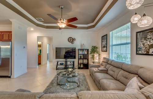 Bonita Springs Villa | New! Pool villa, 2-8 persons, 4 bedrooms/3 bathrooms in Bonita Springs
