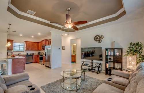 Bonita Springs Villa | New! Pool villa, 2-8 persons, 4 bedrooms/3 bathrooms in Bonita Springs