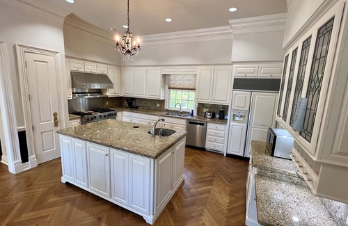 Branson House | New Private Lakefront Mansion on 5acres-3 Homes!Sleeps 44~Huge Pool/Hot tub/Dock