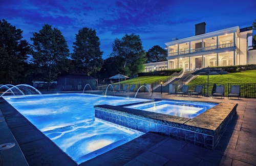 Branson House | New Private Lakefront Mansion on 5acres-3 Homes!Sleeps 44~Huge Pool/Hot tub/Dock