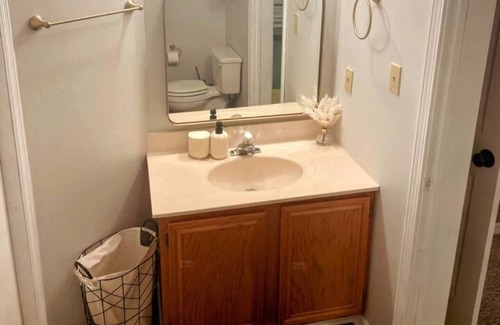 Columbia House | NEW Private Wood Views, Family & Dog Friendly, 5 Mins to Stadium, Home Gym