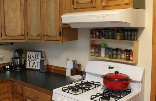 Chiniak House | NEW Private wooded hideaway w/spacious deck & hot tub, steps to beach & fishing