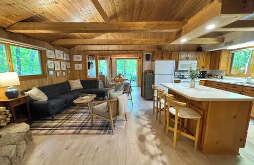 Gills Rock Cottage | New! Quaint, Pet-Friendly Cottage in Northern Door