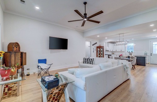 Ridgeville House | New ranch near Volvo!