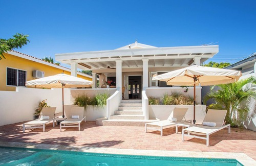 Nieuw Nederland House | NEW relaxing ocean front beach house.