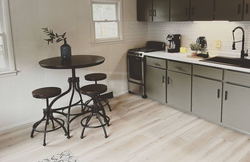 Barnett Condo | NEW! Remodeled Lakefront Property w/private dock—7MM Gravois Arm