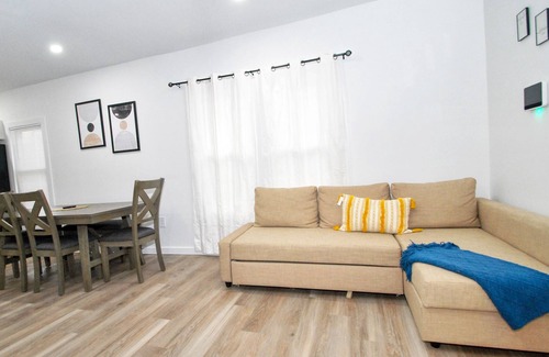 Old Brooklyn Apartment | New Remodeled Morden 2 bedroom + Den home in Old Brooklyn