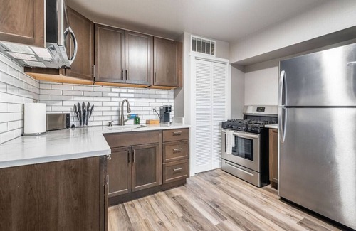 Hilltop Apartment | New Remodeled Private 1BR Downtown - 4