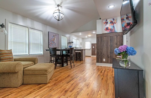 Atlanta House | NEW Renovated Home Mile from Mercedes Benz