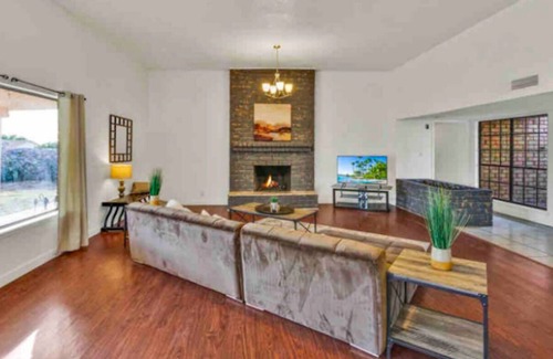 El Paso House | New Renovated Modern 3BR Home | Westside of Town