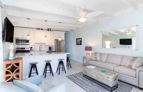 Key Colony Beach House | New Renovated Waterfront KCB Home 2/2 -30 ft Dock w/POOL and BEACH access