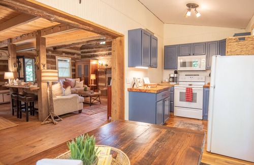 Fleetwood Cabin | New Rental overlooking the New River - Cozy Cabin Between Boone and West Jefferson