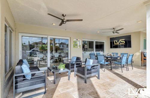 East Fort Lauderdale House | New Royal 80ft Waterfront Wlk2Beach HotPool Spa KitchenBBQ