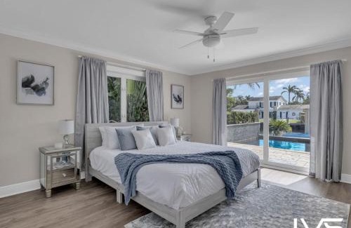 East Fort Lauderdale House | New Royal 80ft Waterfront Wlk2Beach HotPool Spa KitchenBBQ