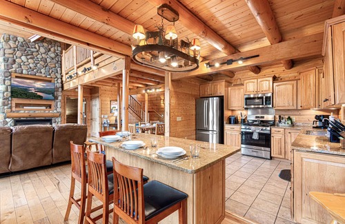 Robbinsville Cabin | *New Scenic Mtn Cabin | Private Dock & Hot Tub