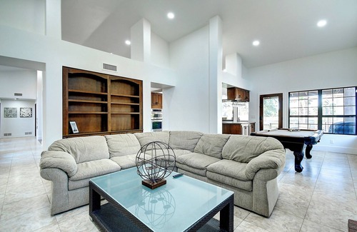 Paradise Valley Village Villa | NEW Scottsdalestays Multimillion Estate, Pool & Pickleball-Basketball Courts.