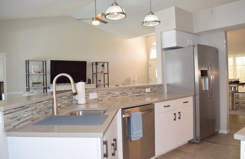 Pinehurst House | NEW! SEA STAR OASIS: ROTONDA WEST 3BD/2BTH HEATED POOL HOME! 18 MIN TO BEACH!