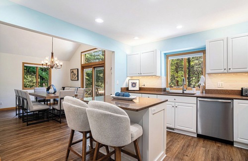 West Olive Cottage | NEW Secluded 2.5-Acre Modern Retreat by Lake Michigan–Near Holland & Grand Haven