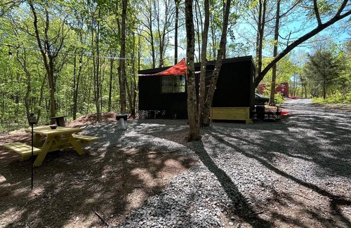 Rising Fawn Cabin | New Secluded Modern Bespoke Cabin, 6 Miles from Cloudland Canyon State Park