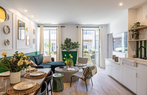 Carabacel Apartment | NEW! Spacious 4BR-3BTH, heart of Nice, AC, elevator