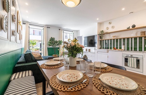 Carabacel Apartment | NEW! Spacious 4BR-3BTH, heart of Nice, AC, elevator