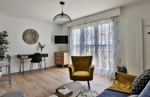 Biriatou Apartment | New studio, ground floor, downtown, 2 bikes
