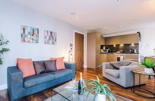 Manchester City Centre Apartment | NEW! Stunning 2 Bed Flat in Manchester, Sleeps 4!