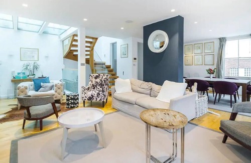 Abingdon House | NEW Stunning 5BD Kensington House