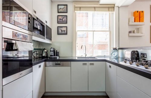 Abingdon House | NEW Stunning 5BD Kensington House