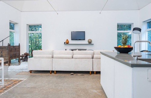 Roscoe House | NEW: Stunning Architectural Double Pavilion House