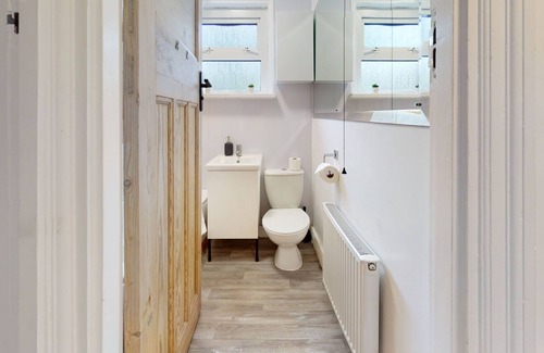 Luton House | ♥️NEW – Stylish 3BR🏡 , Contractors & Business. ♡