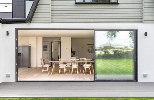 West Wittering Cottage | New stylish coastal home