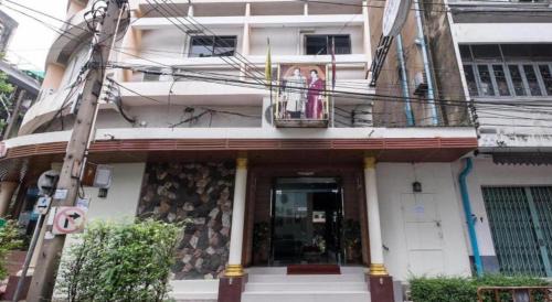 Pom Prap Sattru Phai Resort | New Suanmali Hotel